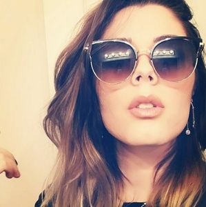 Meet your Posher, Diana